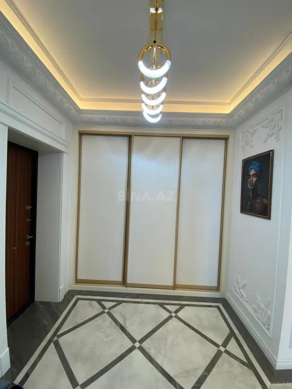 Kirayə verilir 2 otaqlı mənzil 110 m²