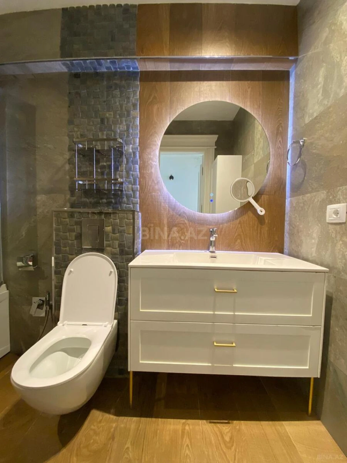 Kirayə verilir 2 otaqlı mənzil 110 m²