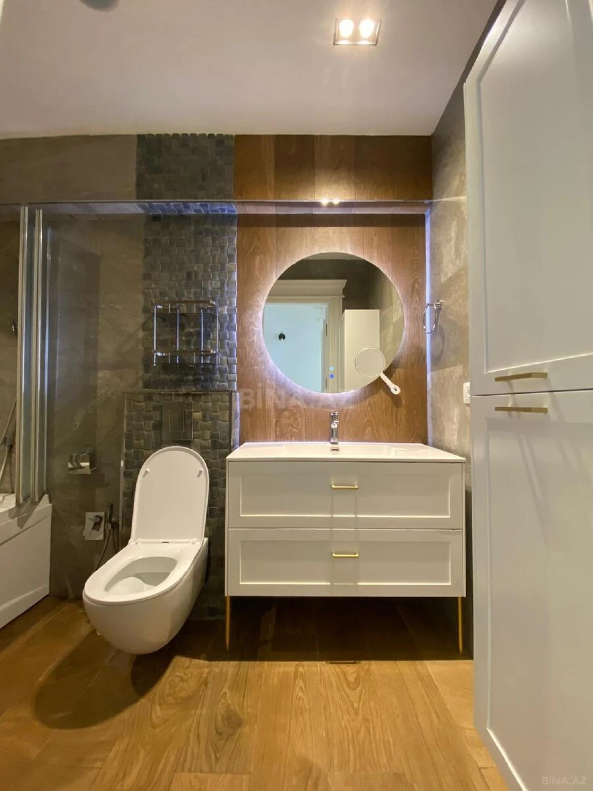 Kirayə verilir 2 otaqlı mənzil 110 m²