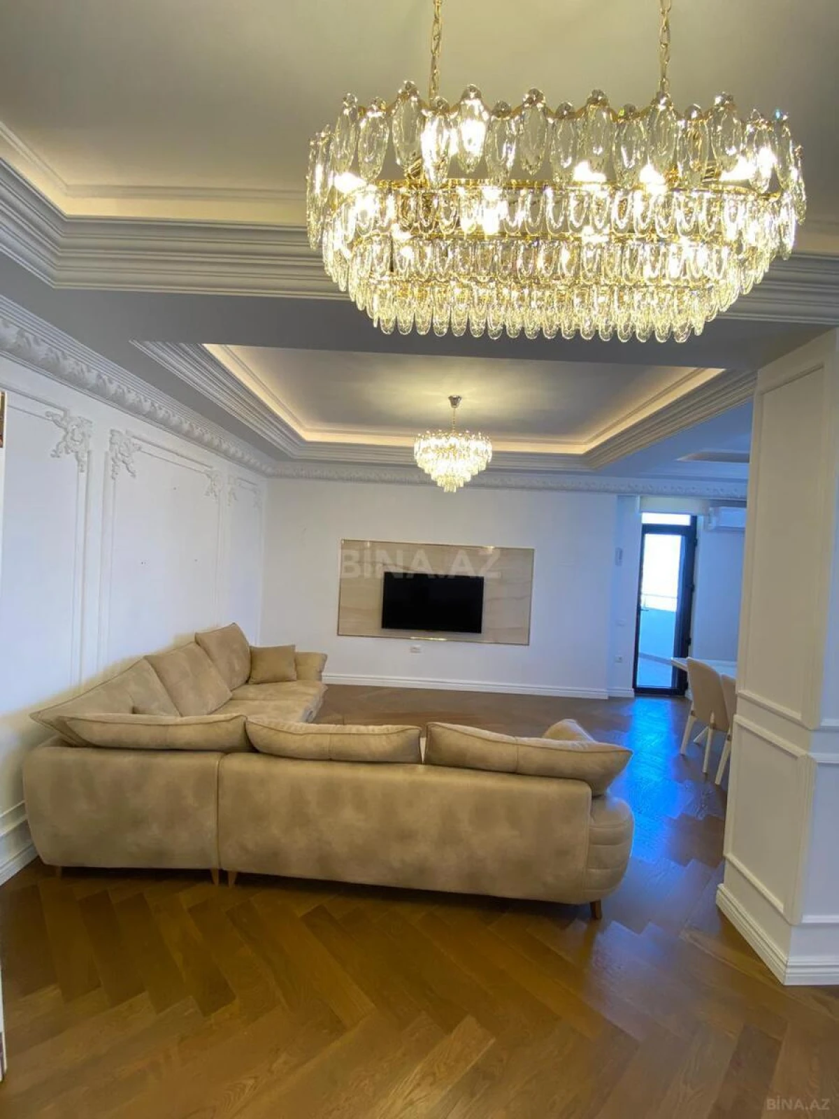 Kirayə verilir 2 otaqlı mənzil 110 m²