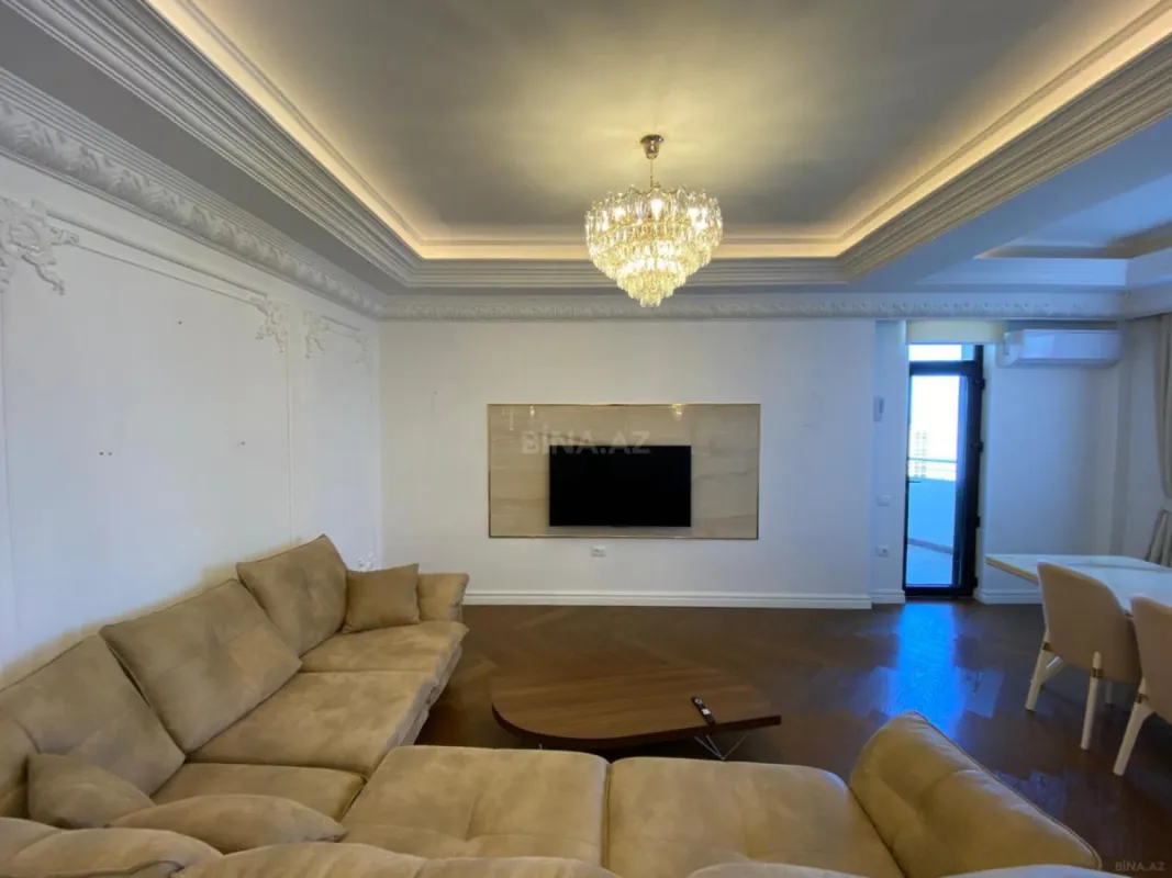 Kirayə verilir 2 otaqlı mənzil 110 m²