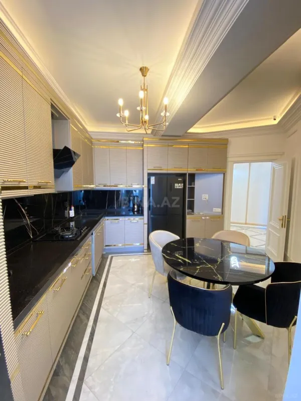 Kirayə verilir 2 otaqlı mənzil 110 m²