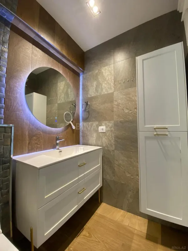 Kirayə verilir 2 otaqlı mənzil 110 m²