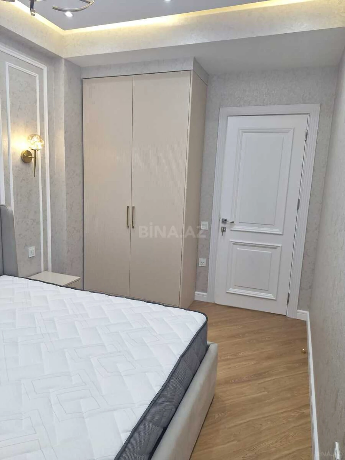 Satılır 2 otaqlı mənzil 70 m²