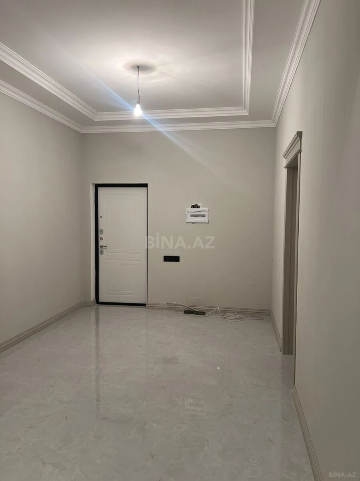 Satılır 4 otaqlı mənzil 200 m²