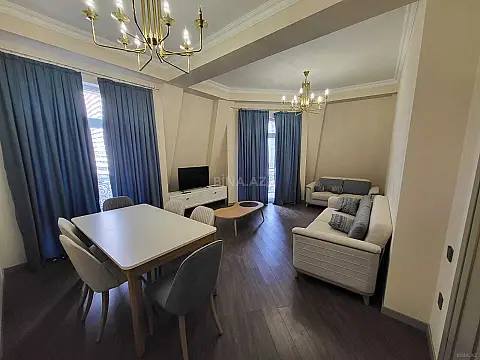 Satılır 3 otaqlı mənzil 110 m²