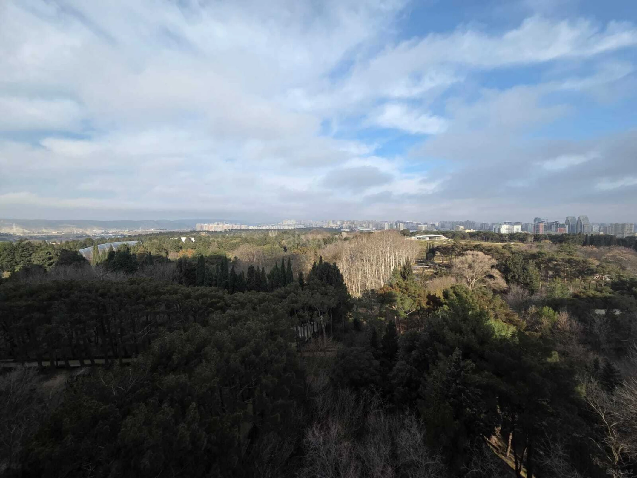 Satılır 4 otaqlı mənzil 170 m²