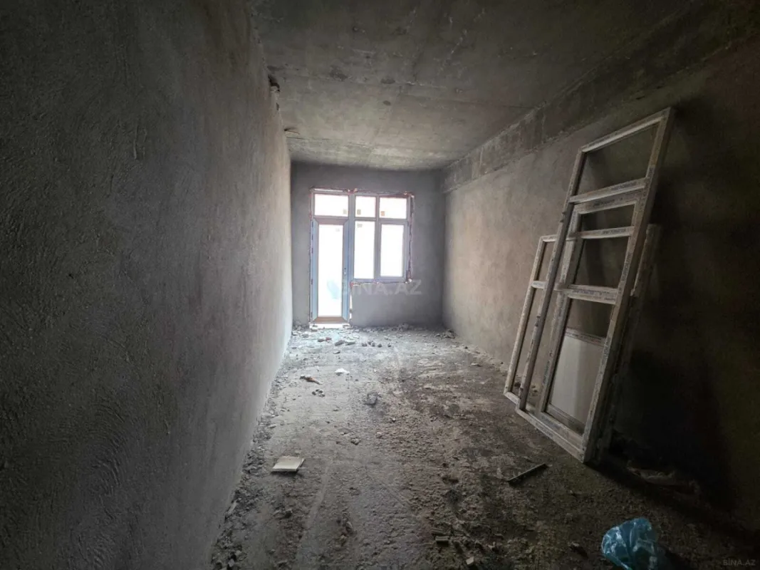 Satılır 4 otaqlı mənzil 170 m²