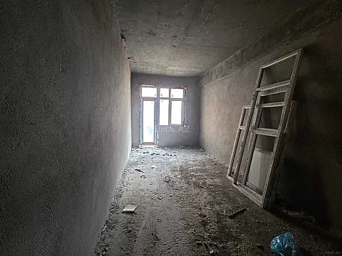 Satılır 4 otaqlı mənzil 170 m²