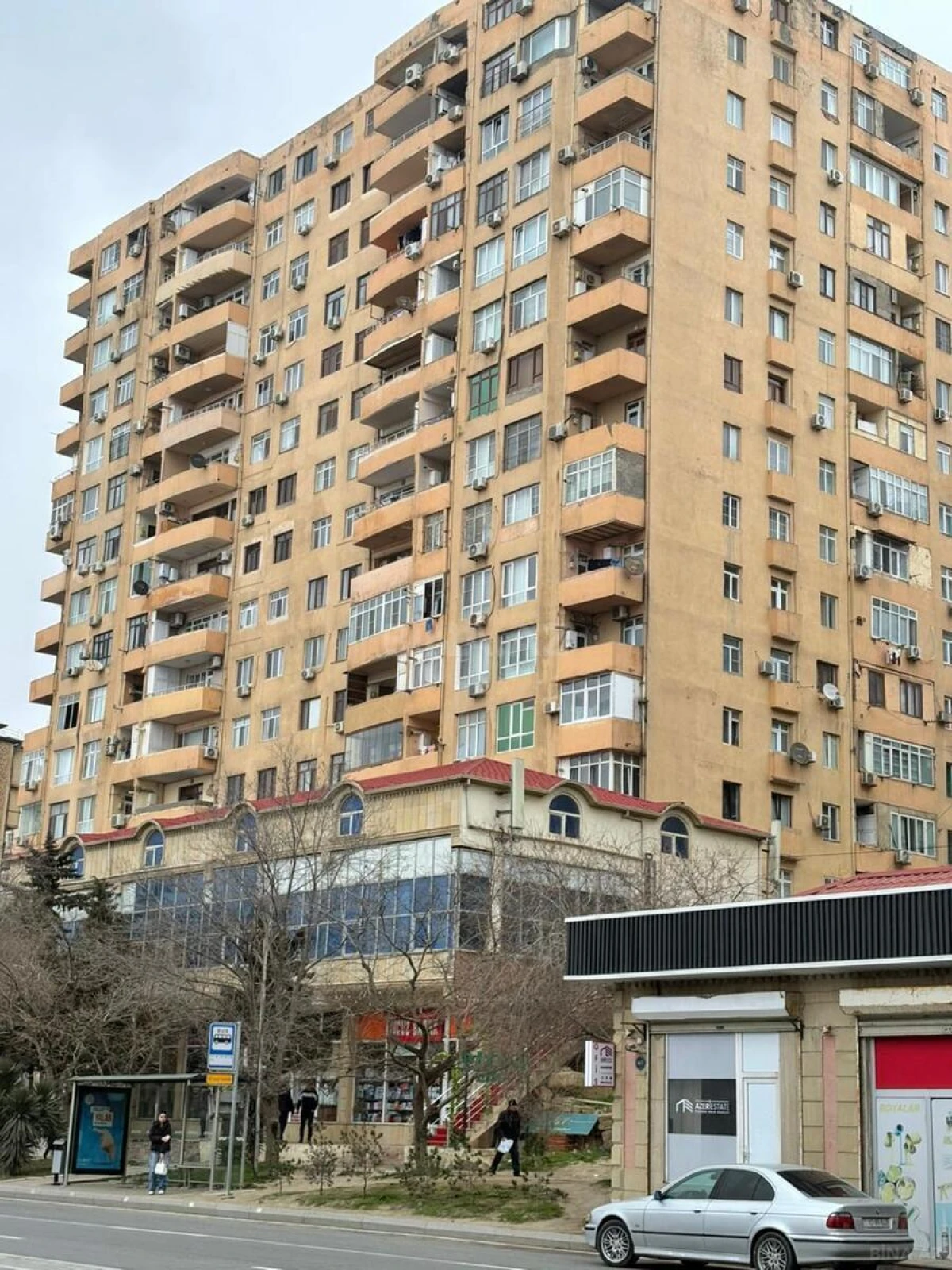 Kirayə verilir 2 otaqlı mənzil 65 m²