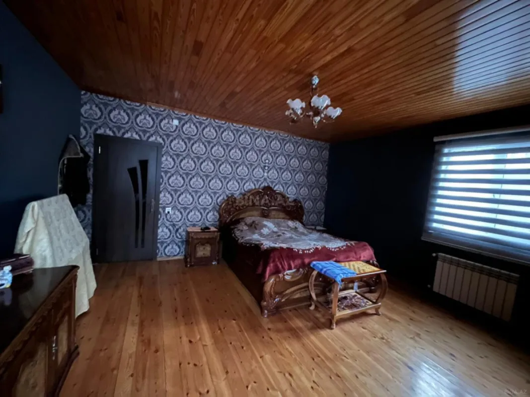 Satılır 7 otaqlı həyət evi 220 m²