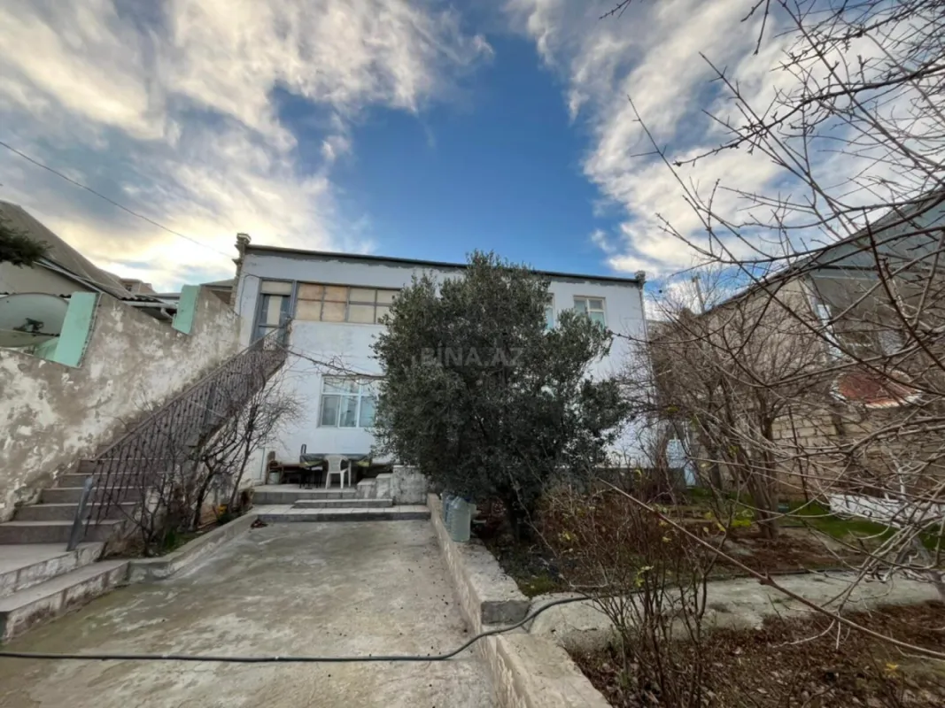 Satılır 7 otaqlı həyət evi 220 m²