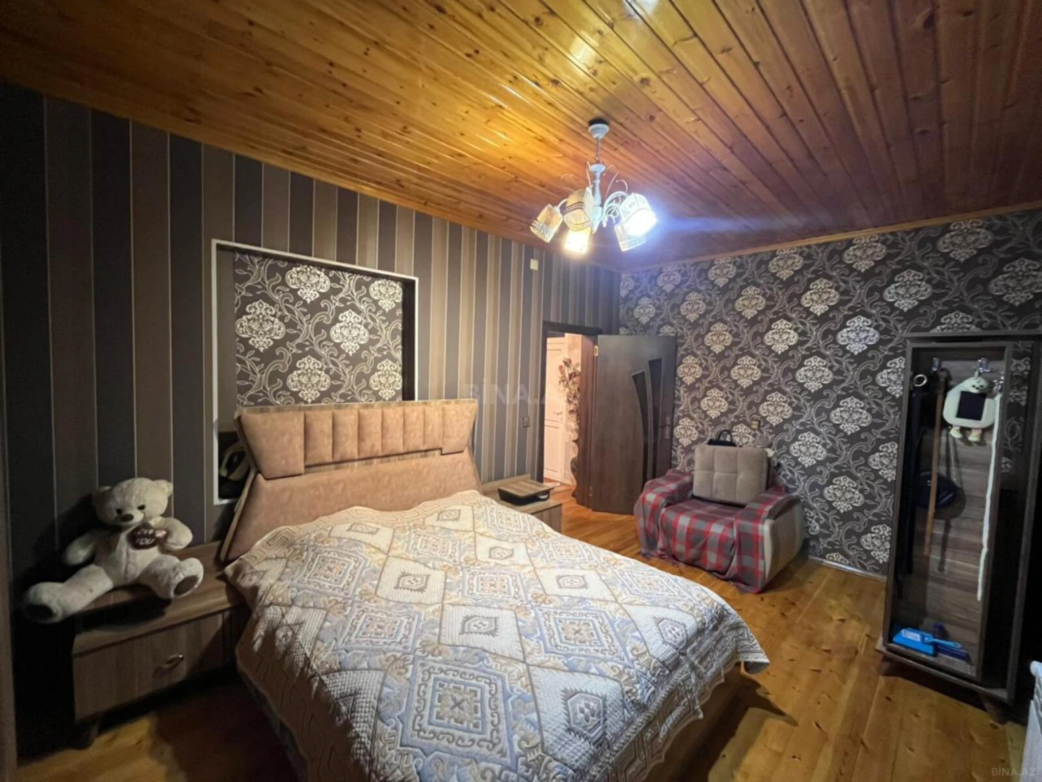 Satılır 7 otaqlı həyət evi 220 m²