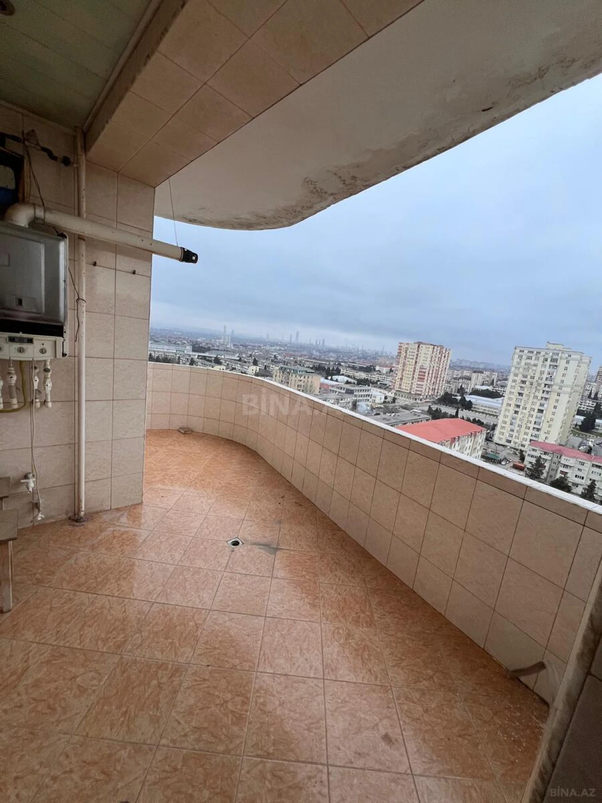 Satılır 3 otaqlı mənzil 120 m²