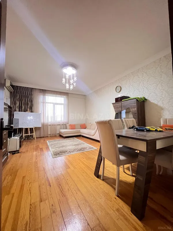 Satılır 3 otaqlı mənzil 120 m²