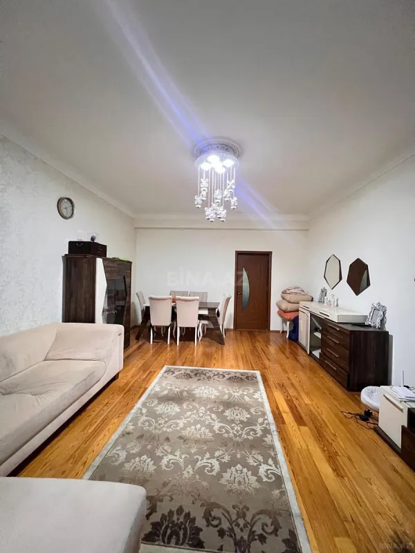 Satılır 3 otaqlı mənzil 120 m²