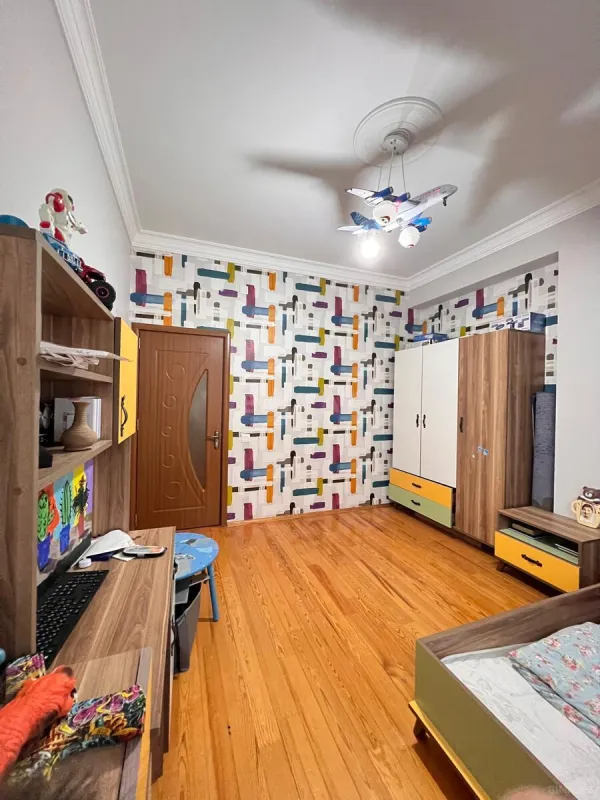 Satılır 3 otaqlı mənzil 120 m²