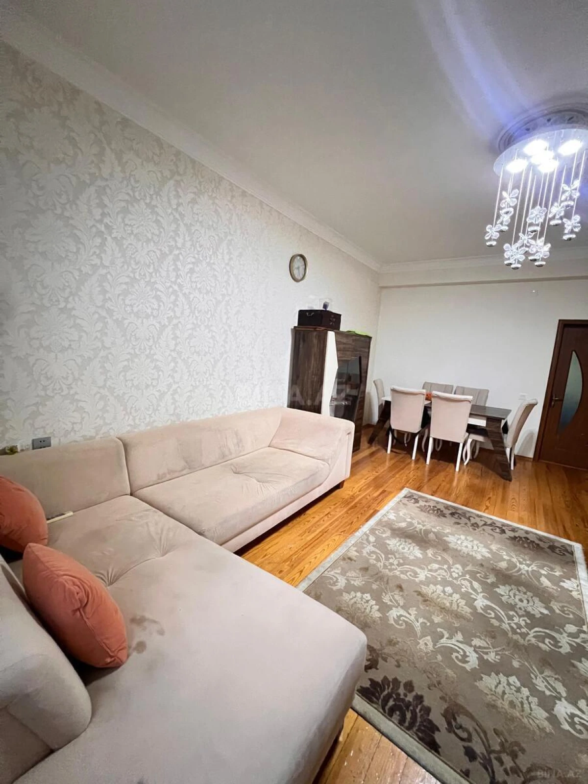 Satılır 3 otaqlı mənzil 120 m²