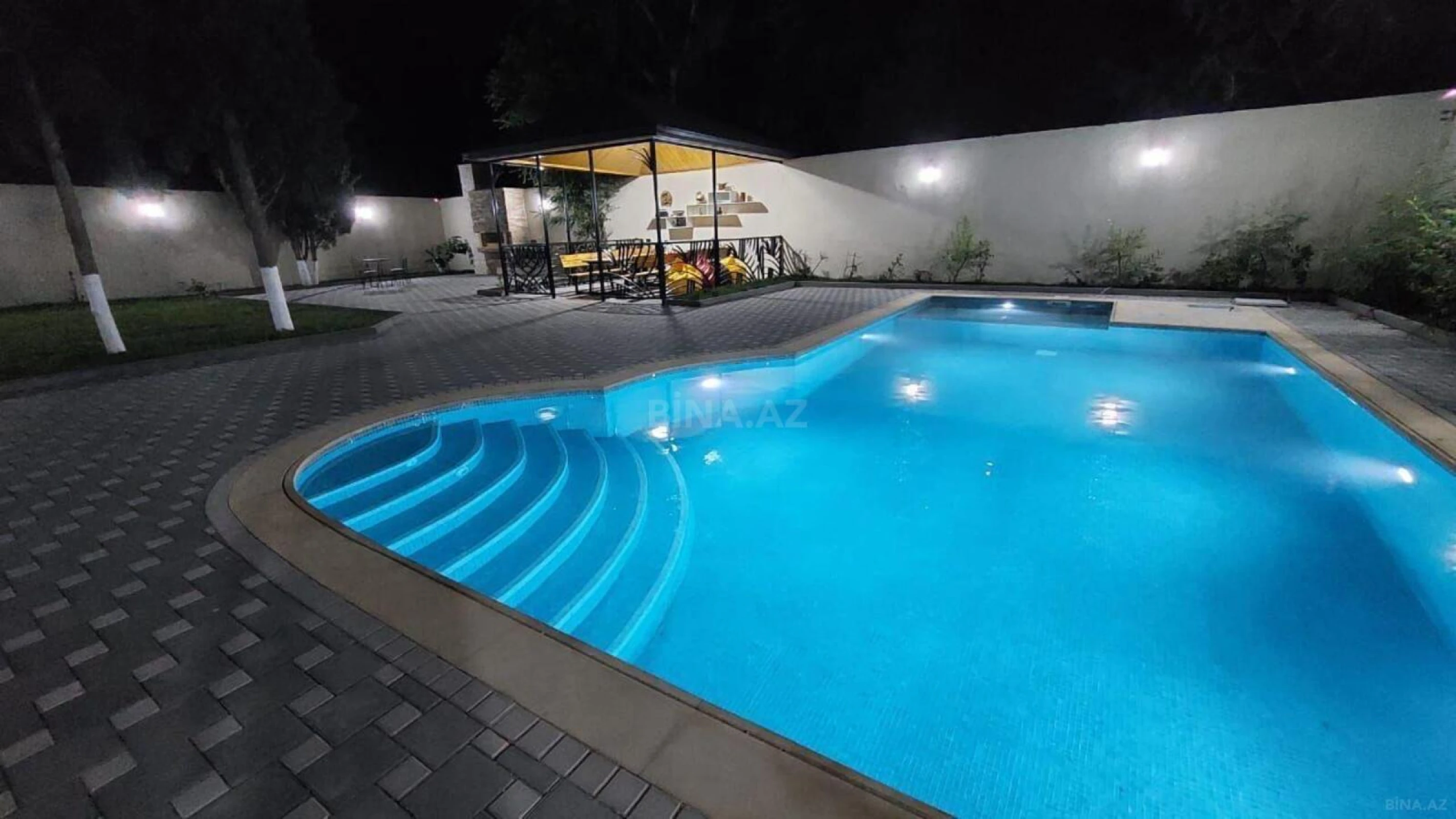 Kirayə verilir 6 otaqlı həyət evi 360 m²