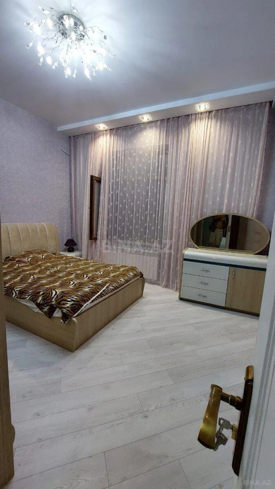 Kirayə verilir 6 otaqlı həyət evi 360 m²