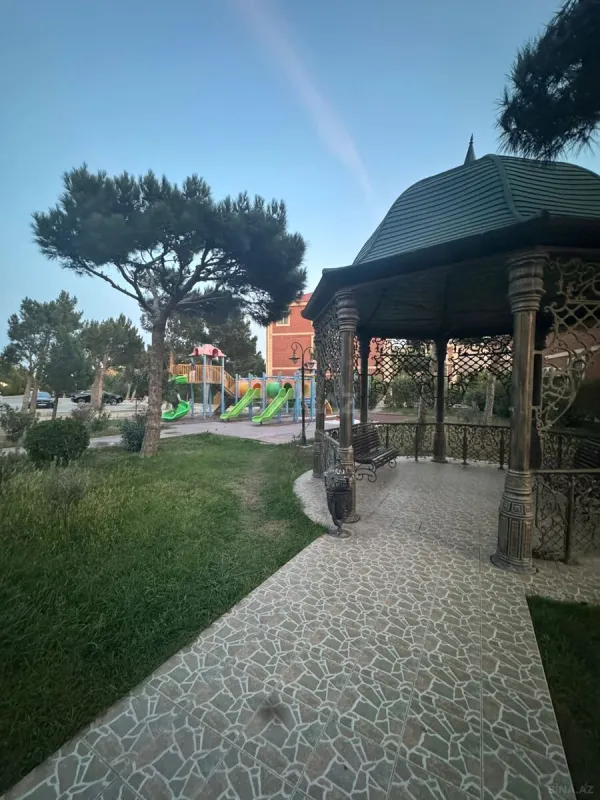 Satılır 4 otaqlı mənzil 200 m²