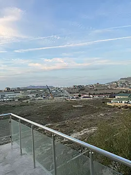 Satılır 4 otaqlı mənzil 200 m²