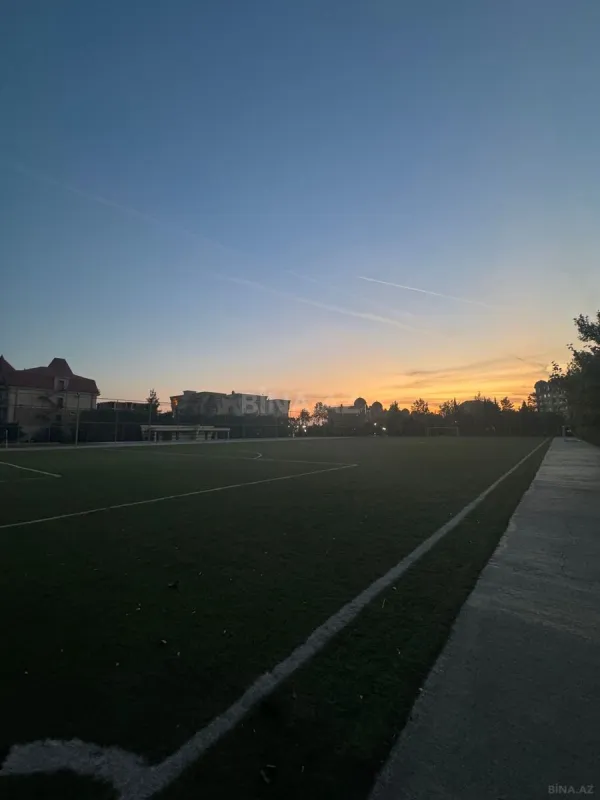 Satılır 4 otaqlı mənzil 200 m²