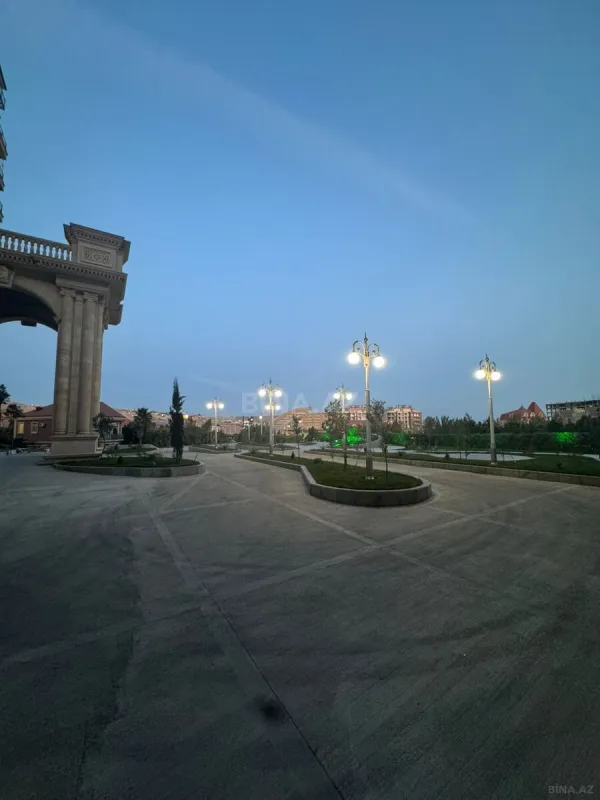 Satılır 4 otaqlı mənzil 200 m²