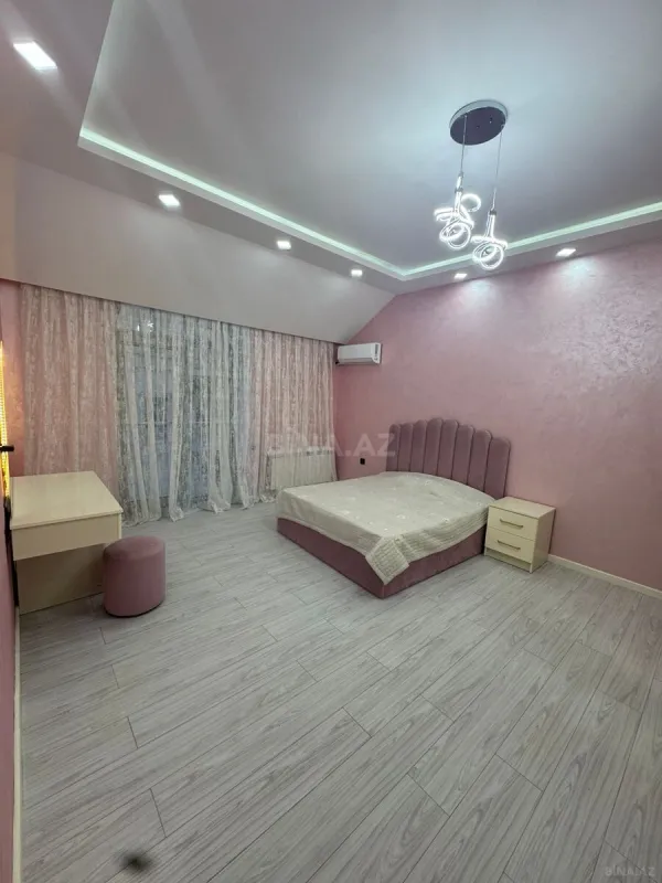 Satılır 4 otaqlı mənzil 200 m²