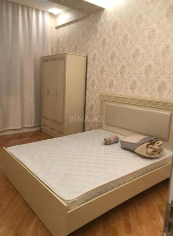 Kirayə verilir 2 otaqlı mənzil 80 m²