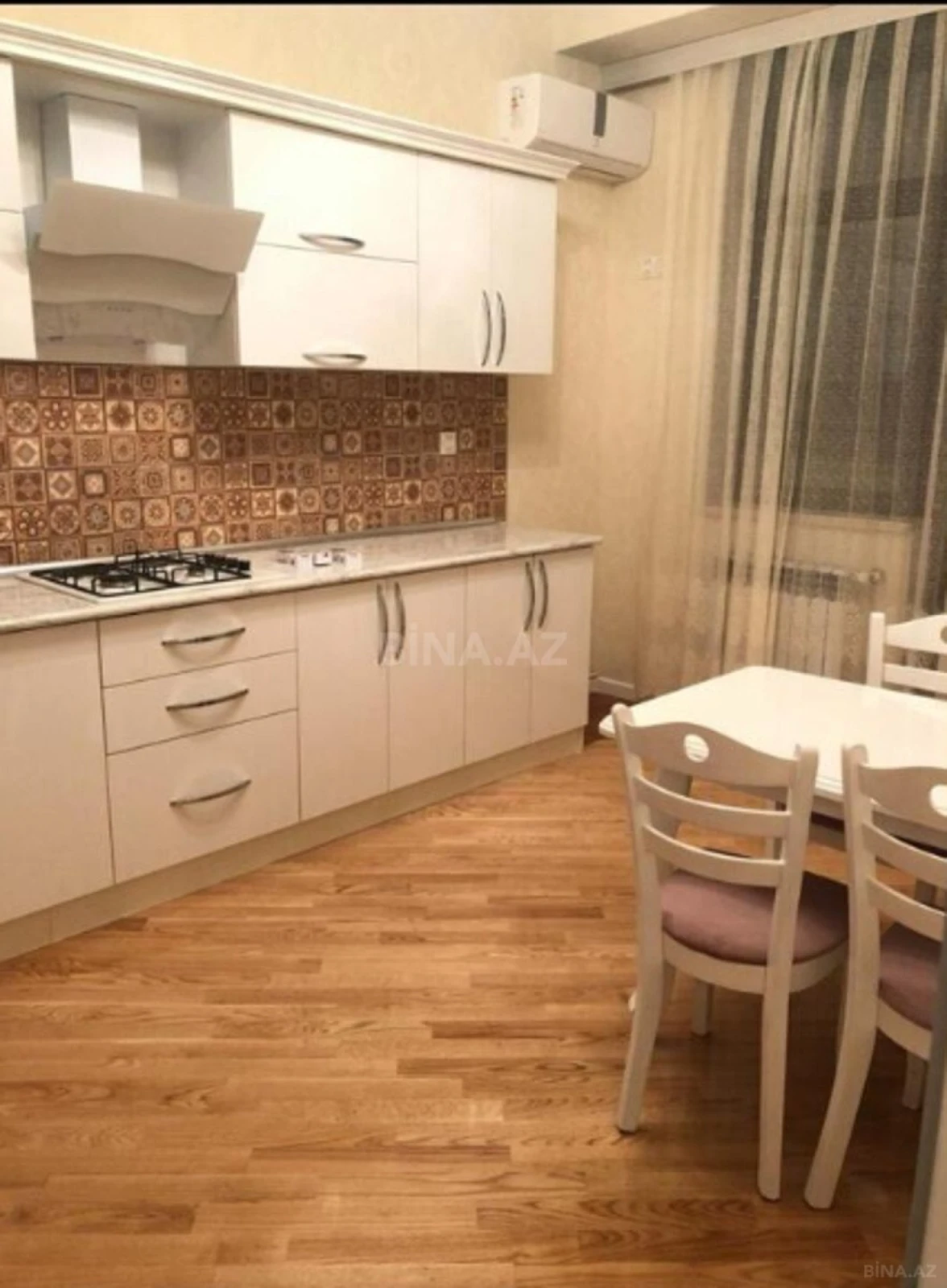 Kirayə verilir 2 otaqlı mənzil 80 m²