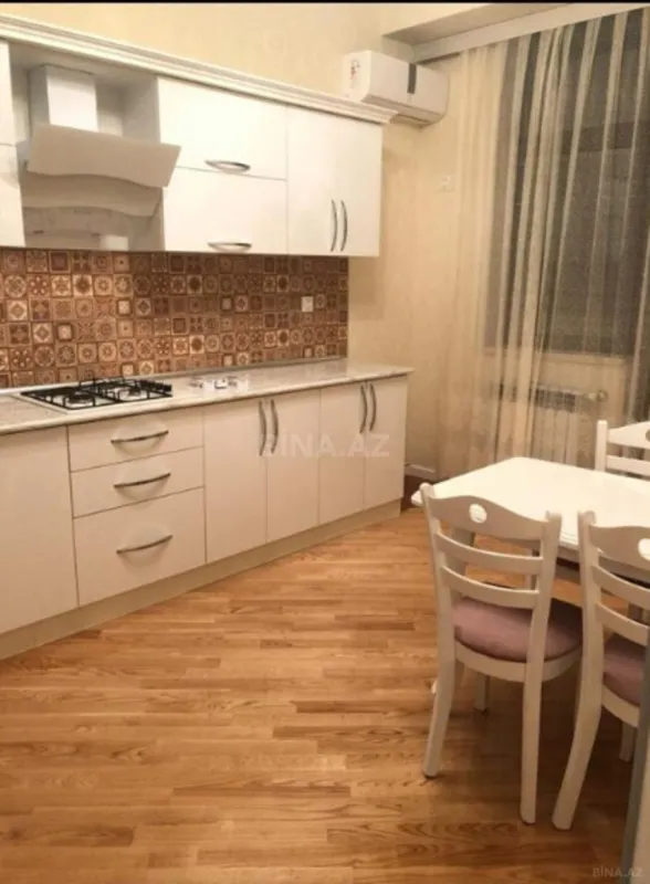 Kirayə verilir 2 otaqlı mənzil 80 m²