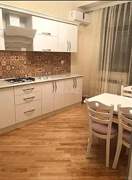 Kirayə verilir 2 otaqlı mənzil 80 m²