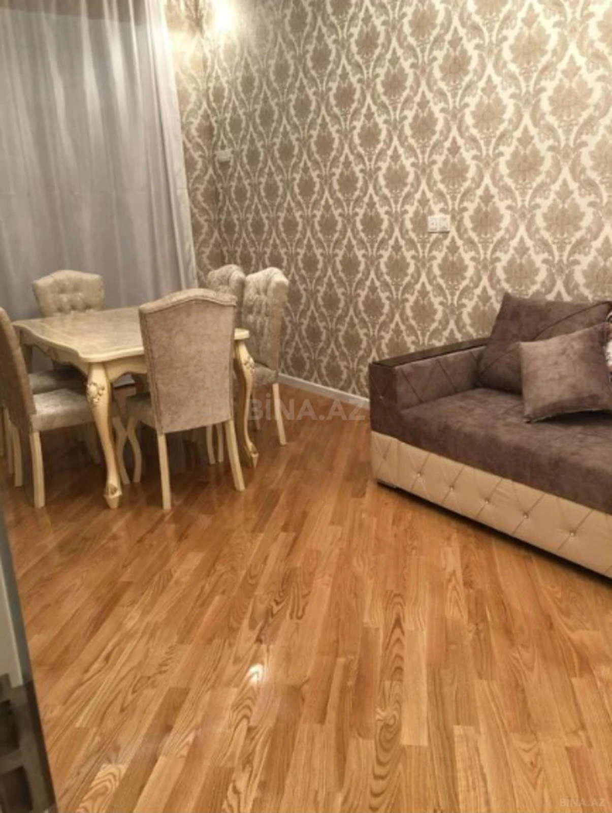 Kirayə verilir 2 otaqlı mənzil 80 m²