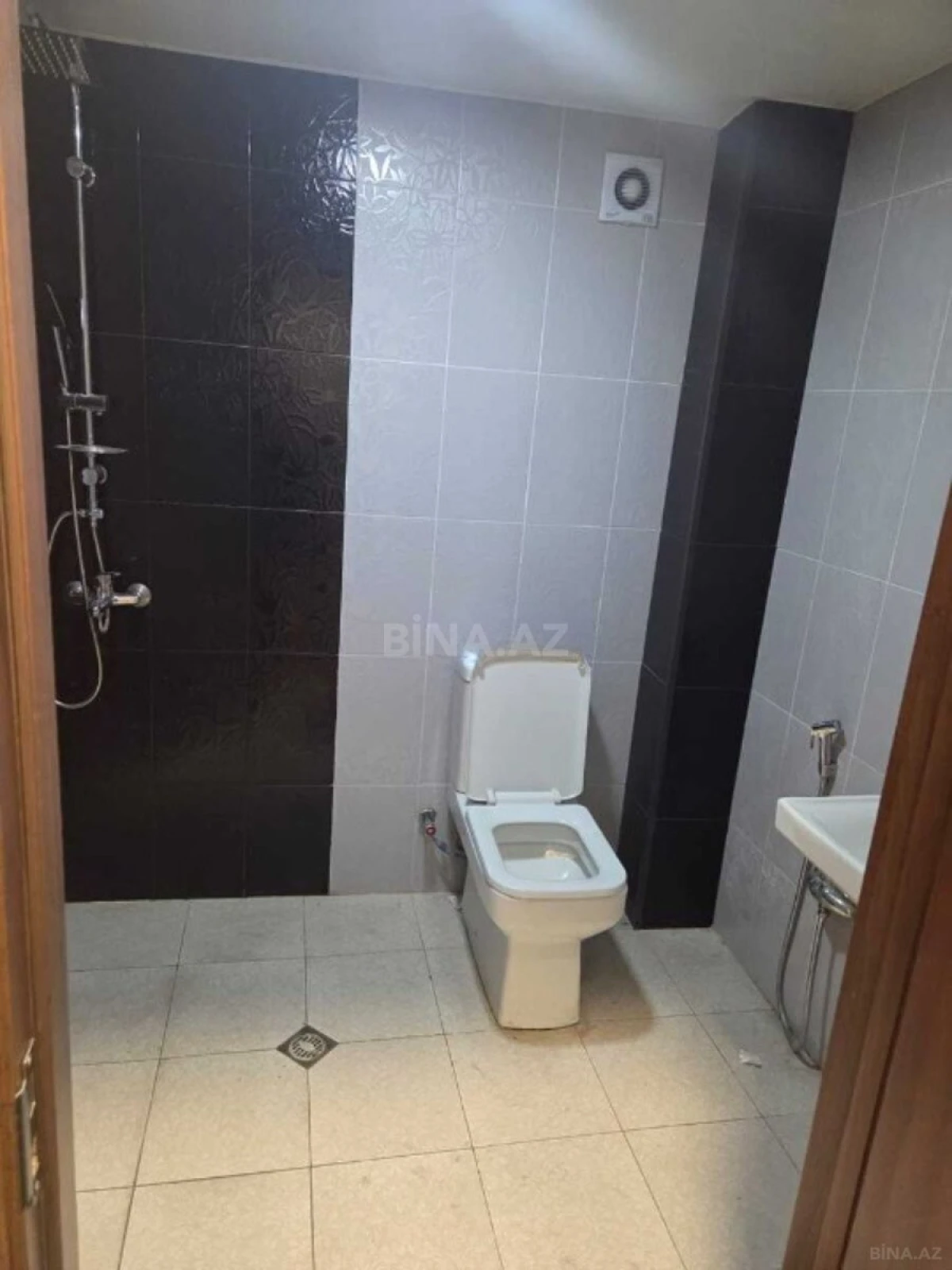 Kirayə verilir 11 otaqlı ofis 500 m²