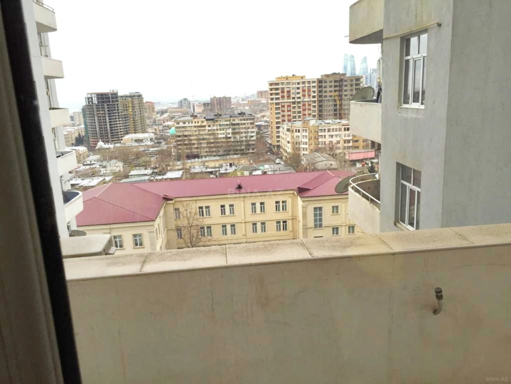 Satılır 2 otaqlı mənzil 120 m²