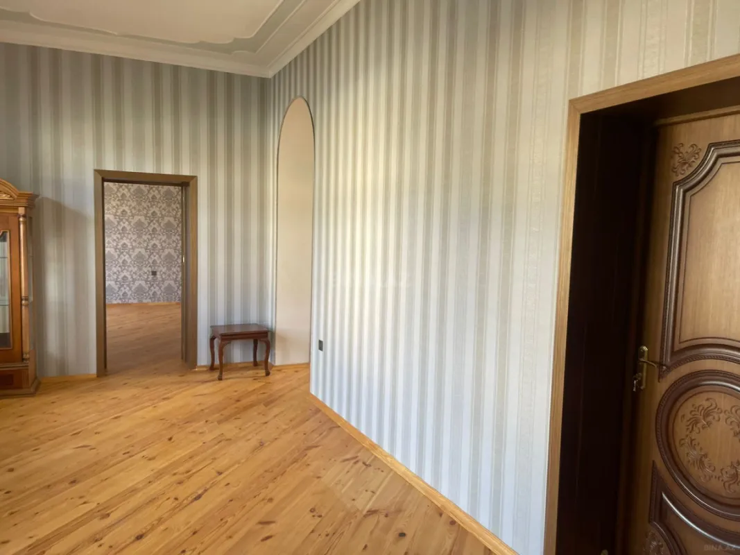 Kirayə verilir 9 otaqlı həyət evi 800 m²