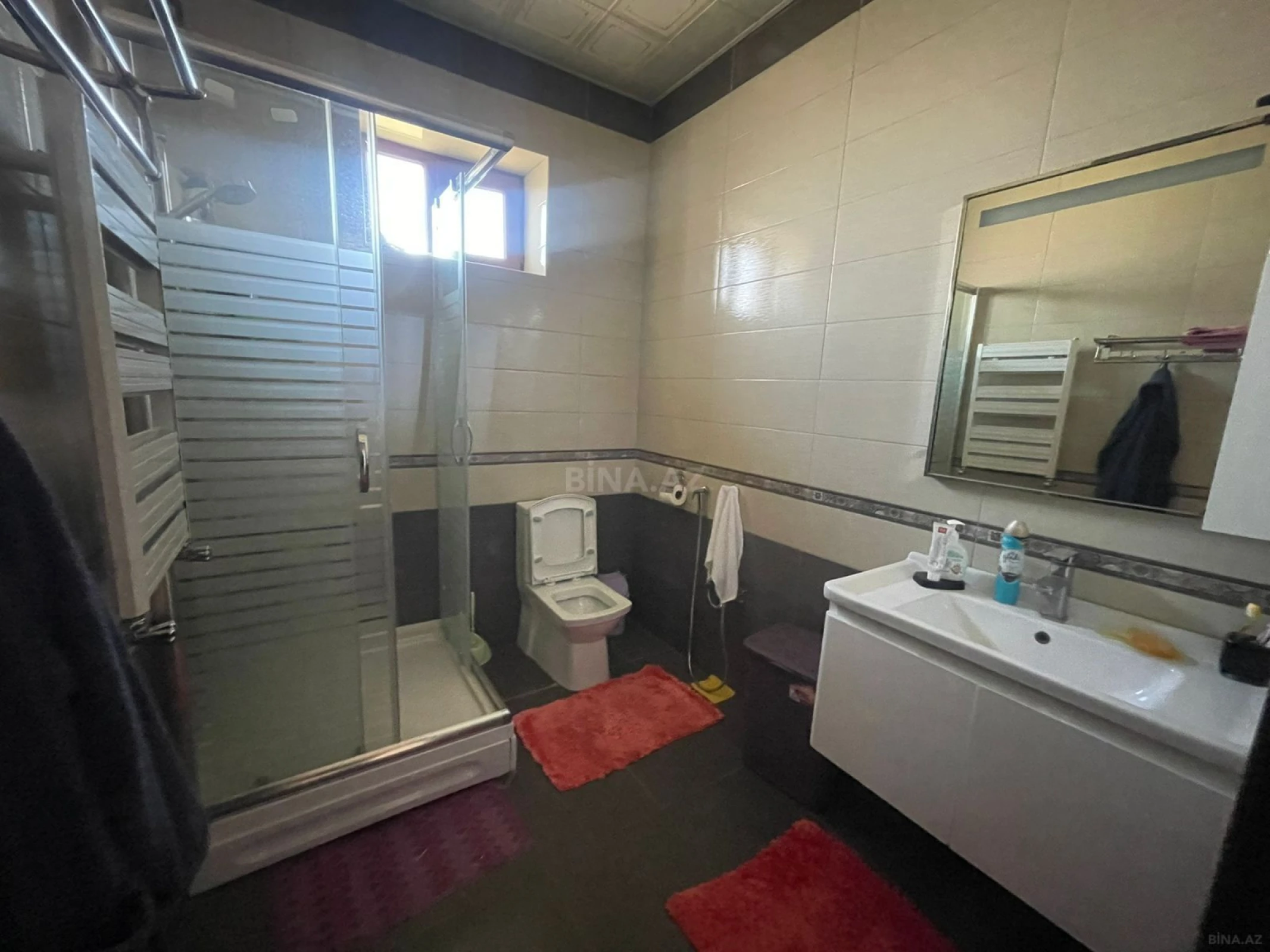 Kirayə verilir 9 otaqlı həyət evi 800 m²