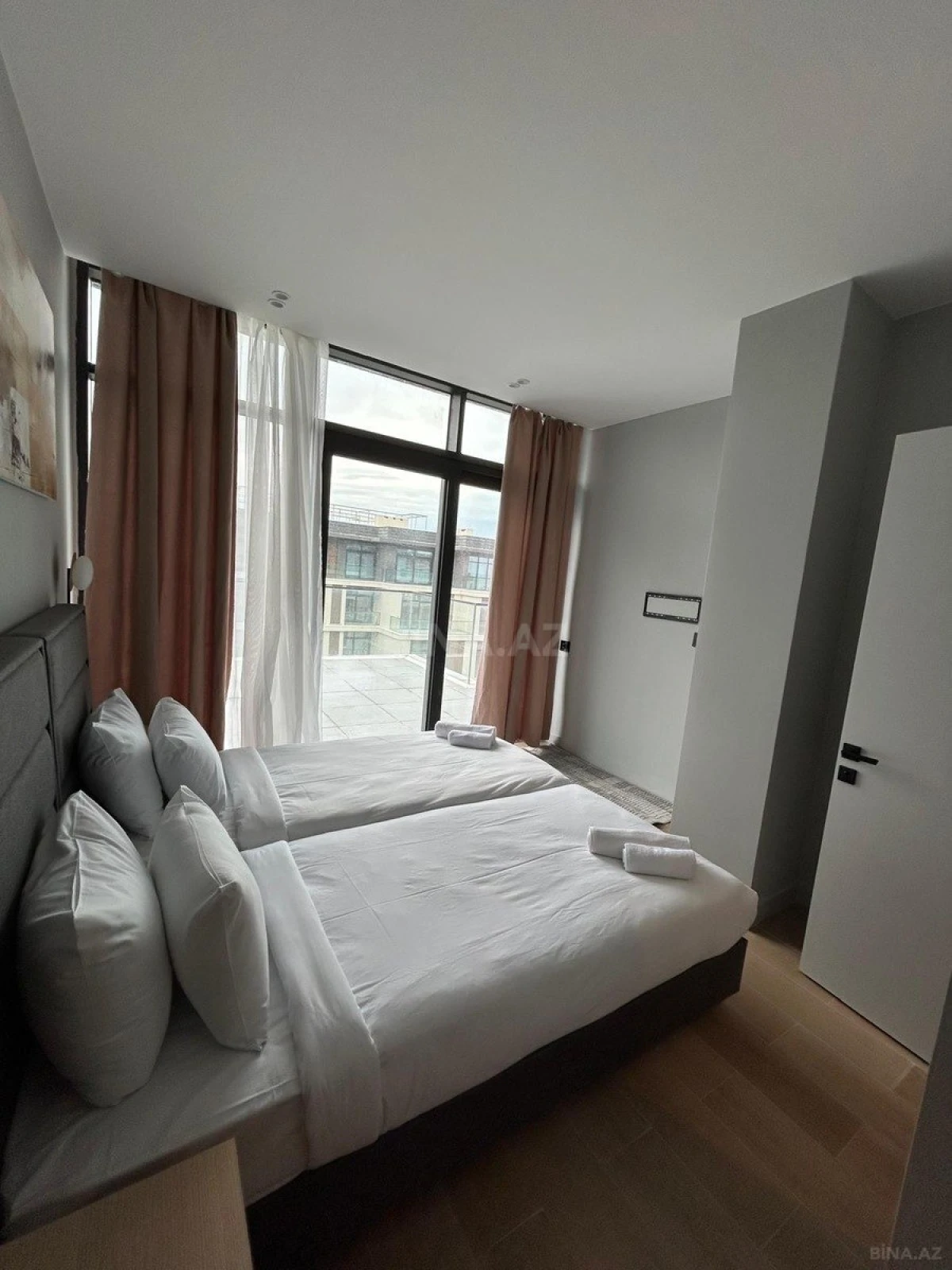 Kirayə verilir 3 otaqlı mənzil 130 m²