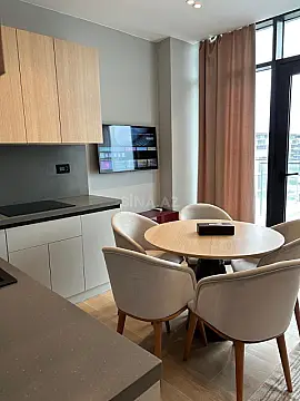 Kirayə verilir 3 otaqlı mənzil 130 m²