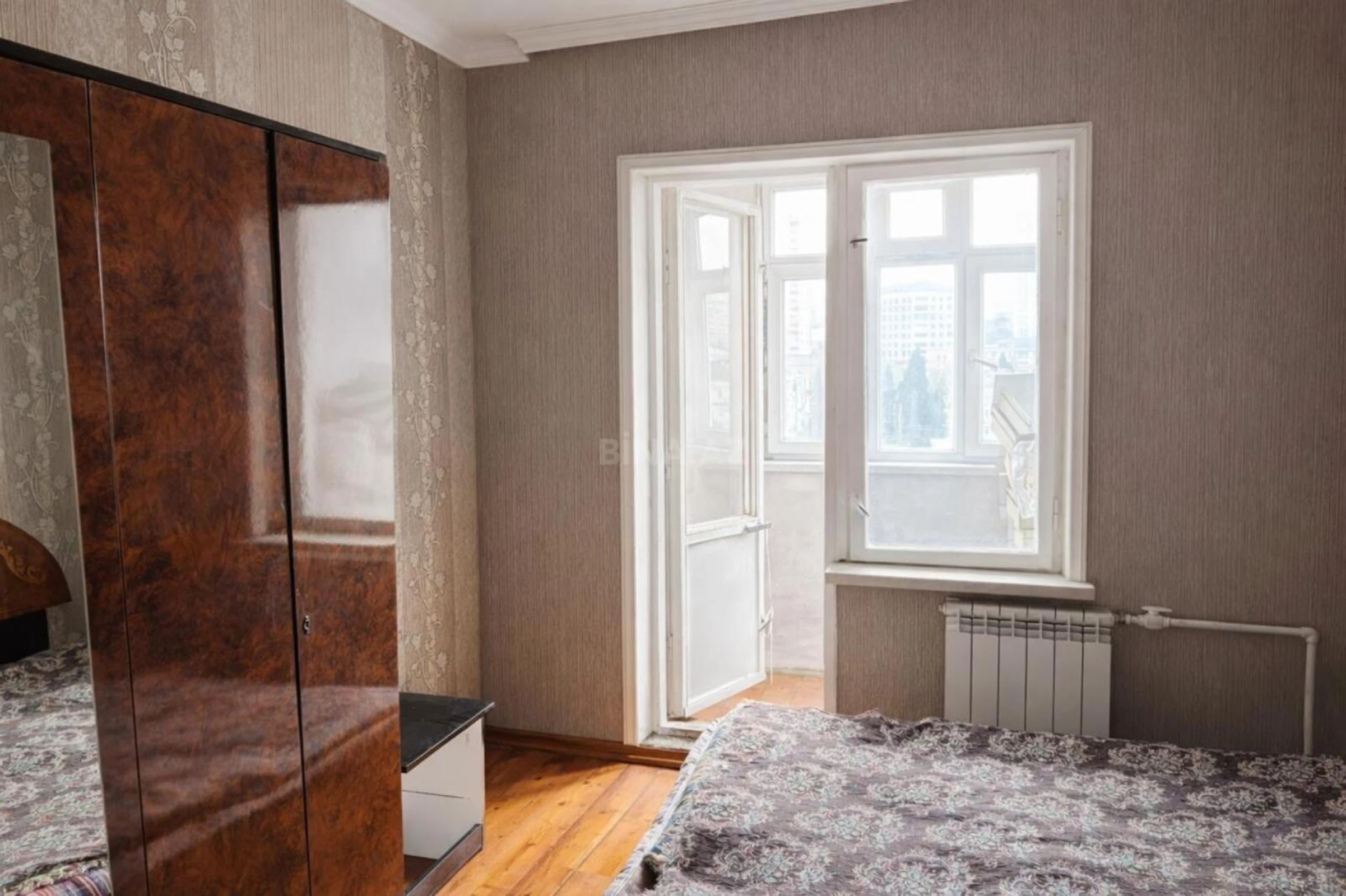 Satılır 2 otaqlı mənzil 70 m²