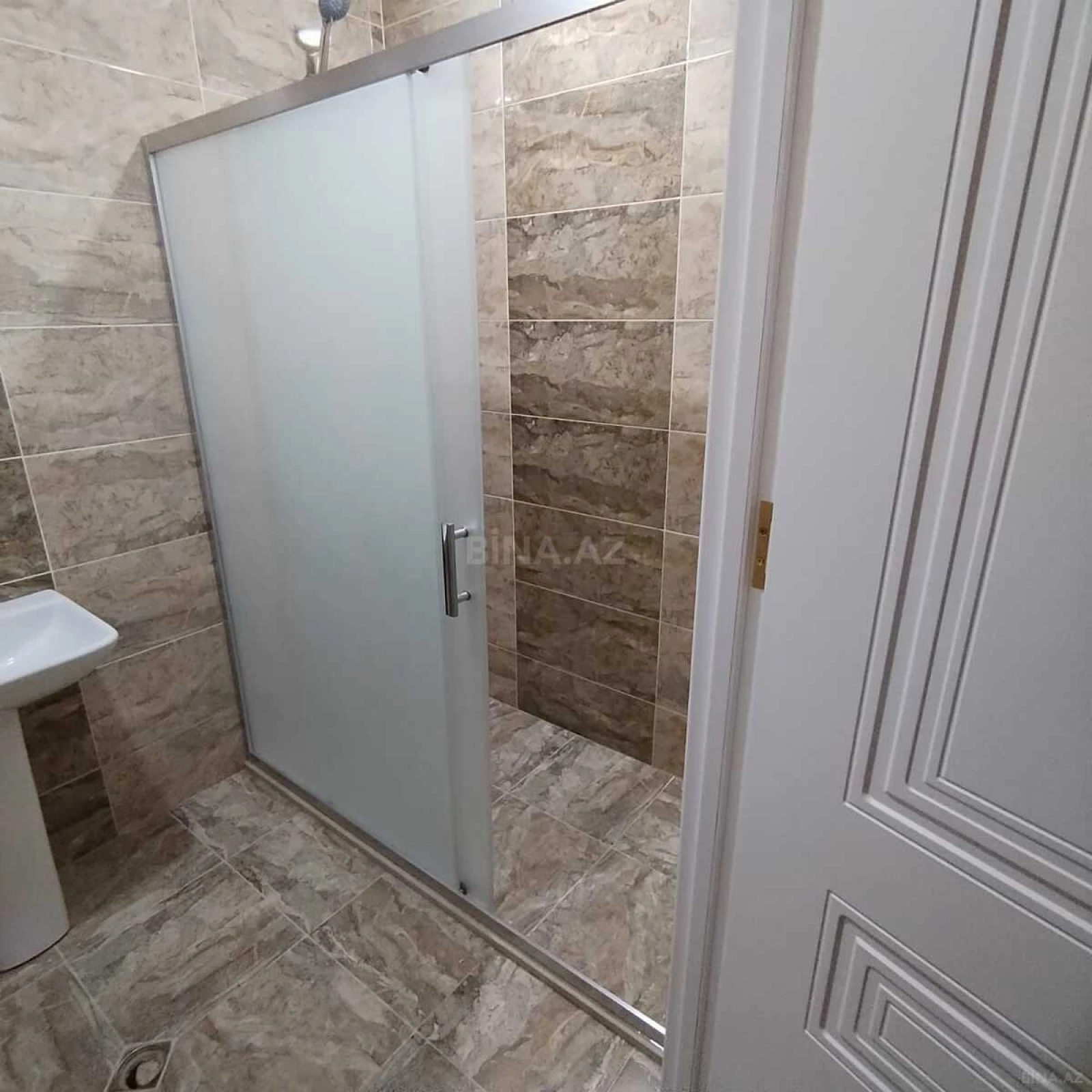 Satılır 3 otaqlı mənzil 125 m²
