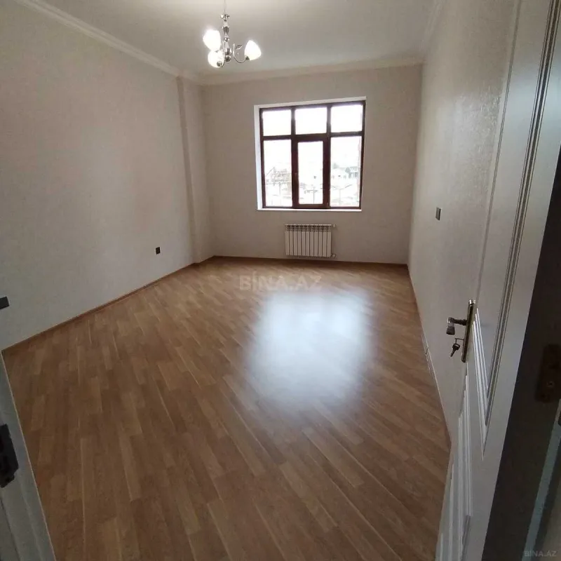 Satılır 3 otaqlı mənzil 125 m²