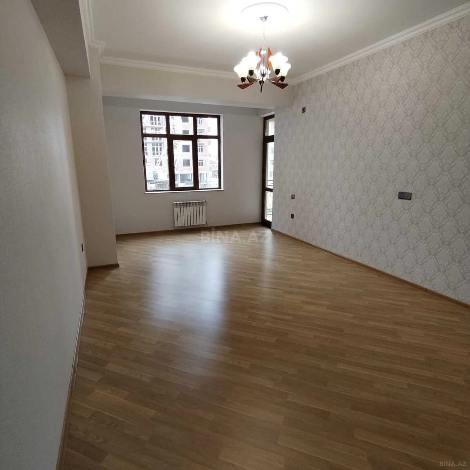 Satılır 3 otaqlı mənzil 125 m²