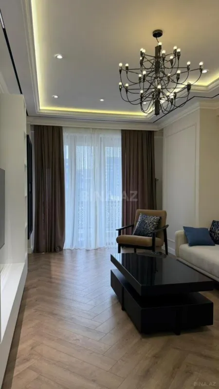 Satılır 4 otaqlı mənzil 170 m²