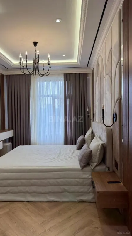 Satılır 4 otaqlı mənzil 170 m²