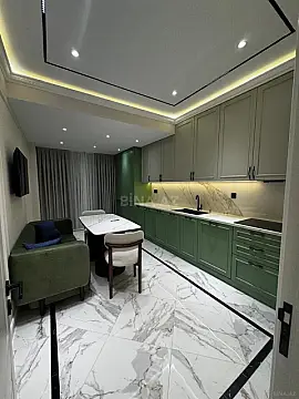 Satılır 4 otaqlı mənzil 170 m²