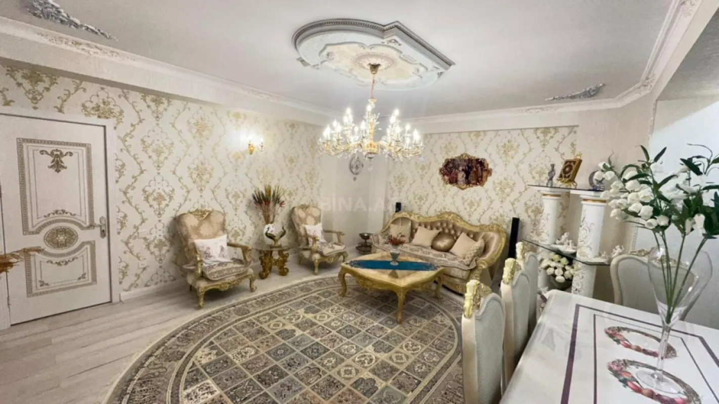 Satılır 4 otaqlı mənzil 160 m²