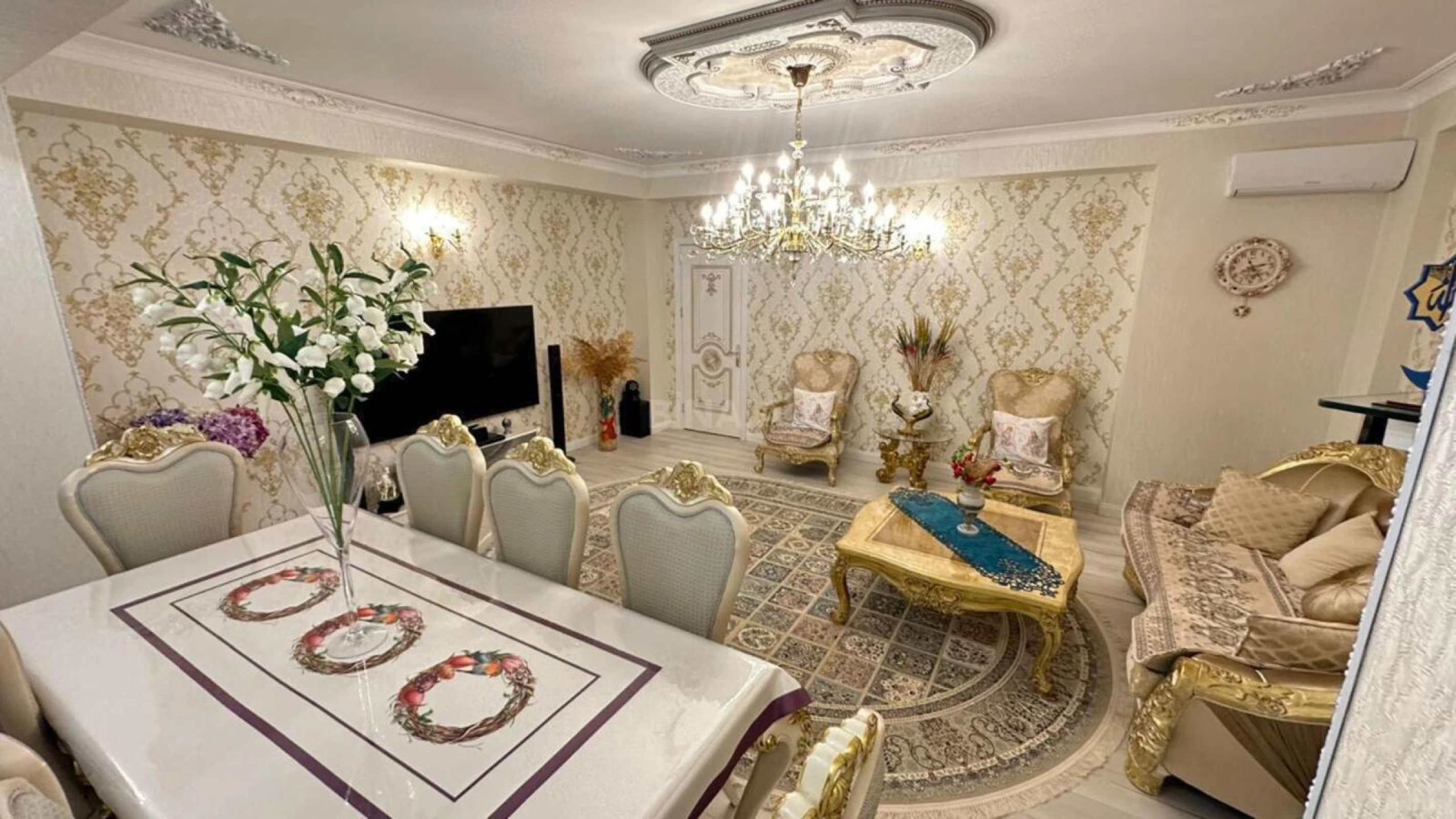 Satılır 4 otaqlı mənzil 160 m²