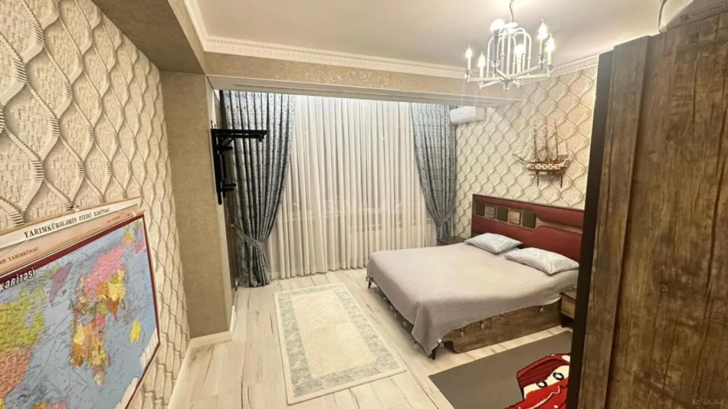Satılır 4 otaqlı mənzil 160 m²